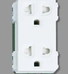 Ổ cắm đôi 3 chấu có màn che màu trắng tuyết WEV1582SW dòng Wide Panasonic
